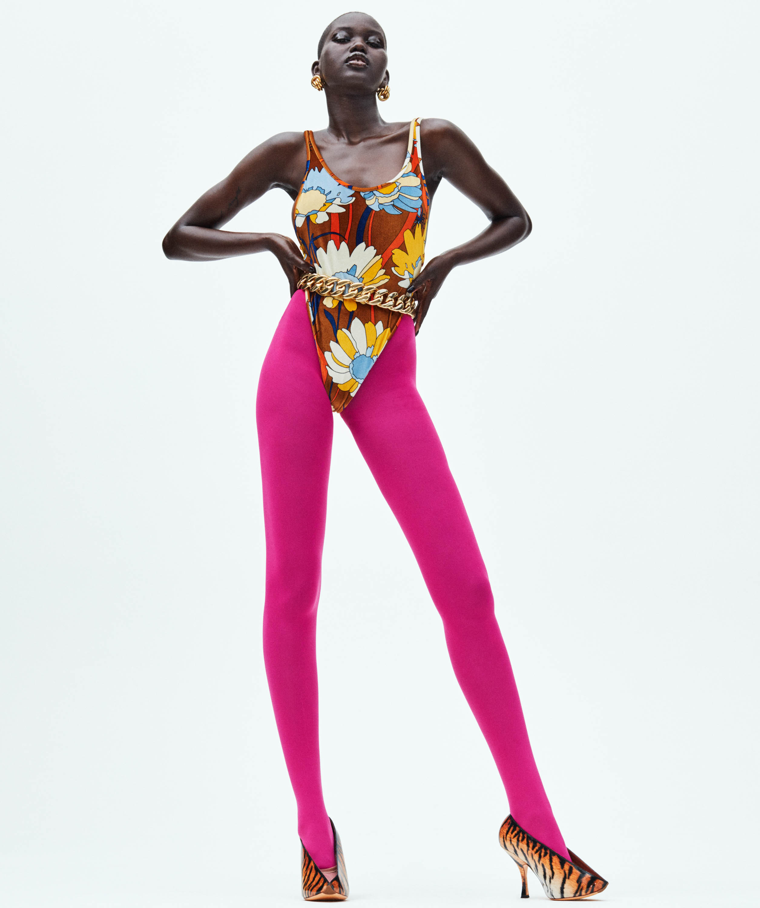 Photos n°4 : Adut Akech and her Mile Long Legs