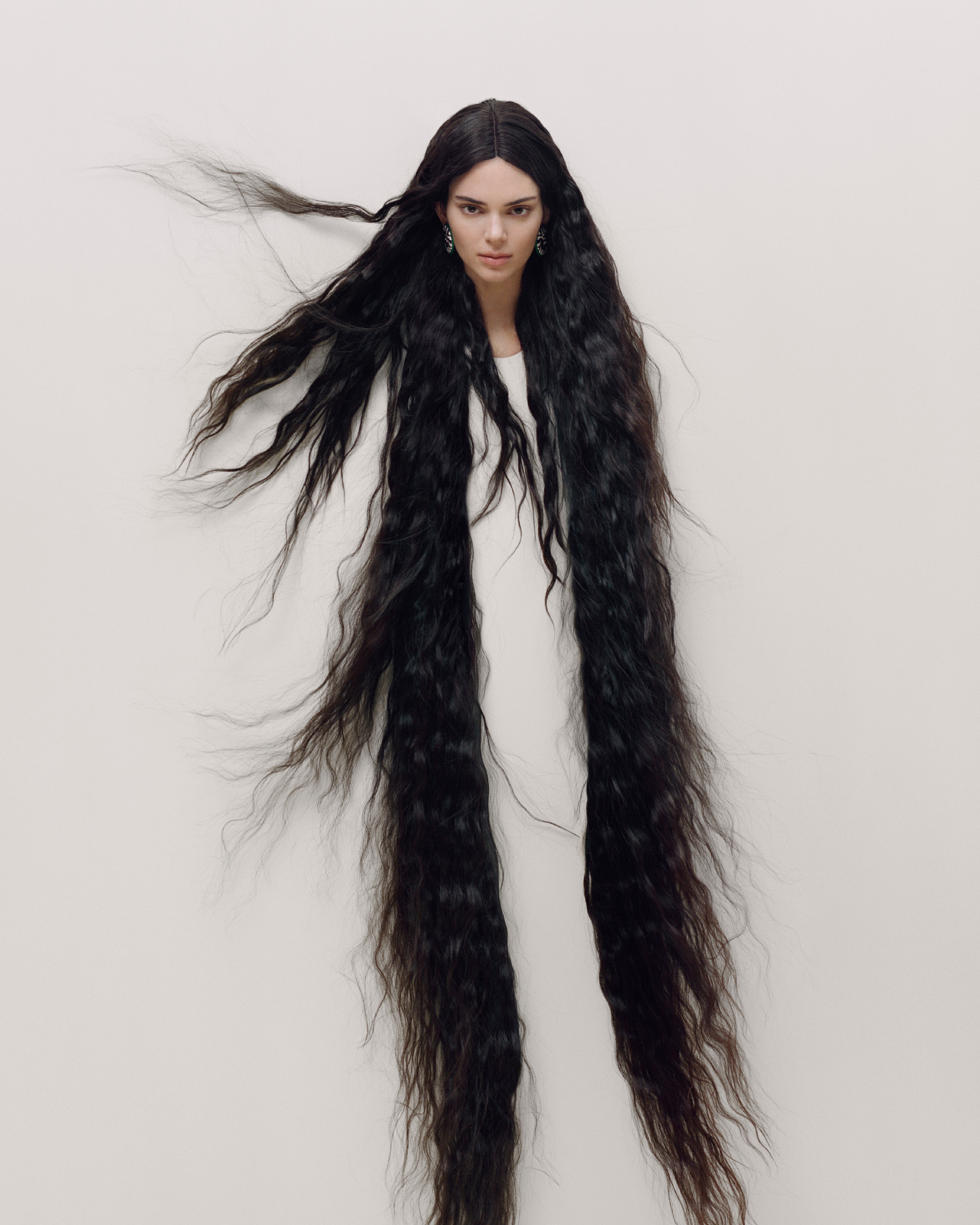 Kendall Jenner Looses her Limbs for Garage Mag - Photo 7