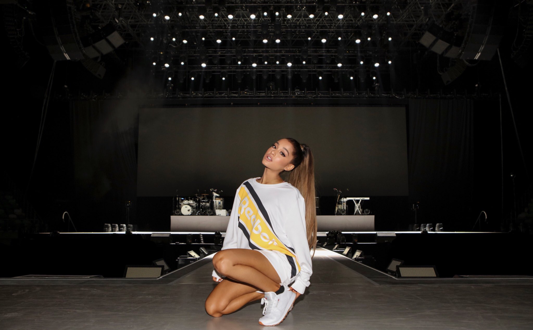 Photos n°10 : Ariana Grande Finally Took Down her Ponytail
