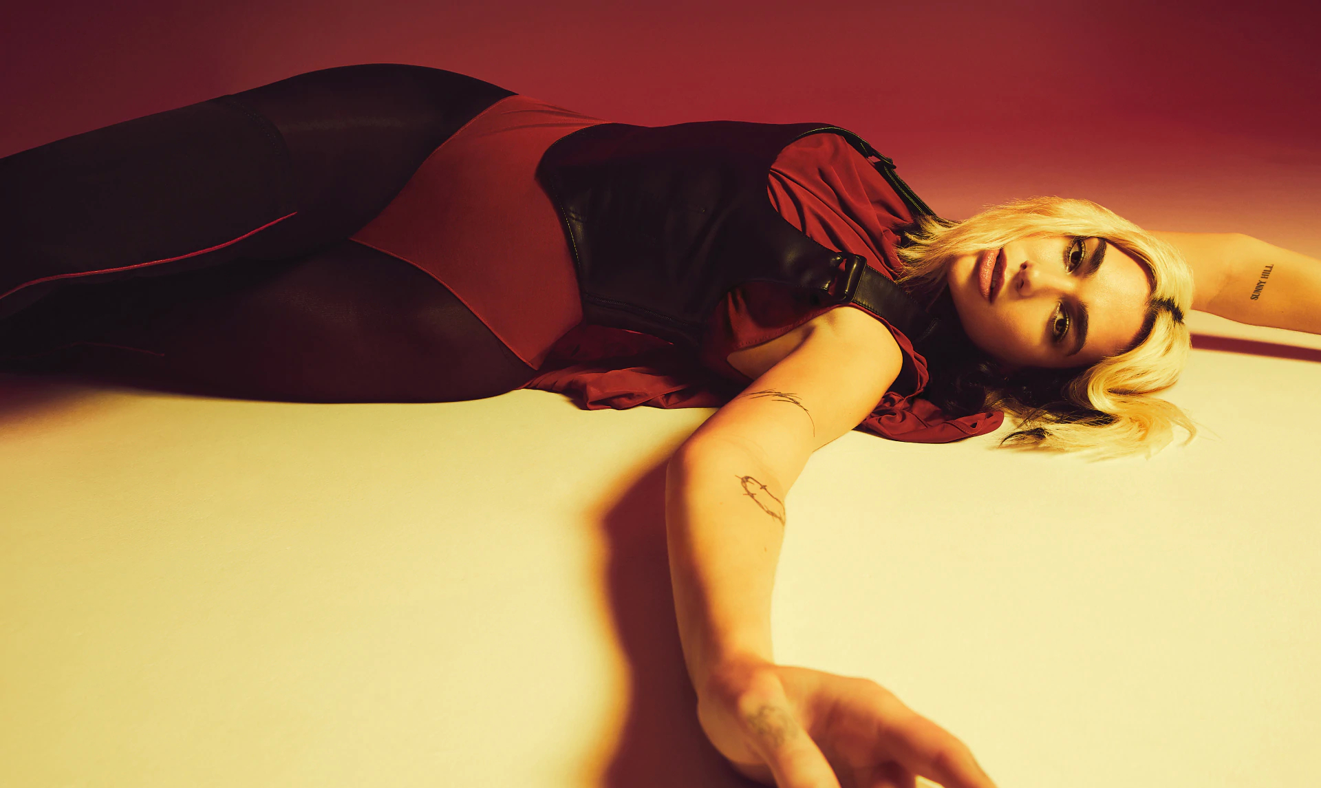 Fotos n°5 : Dua Lipa's Down Under para Vogue