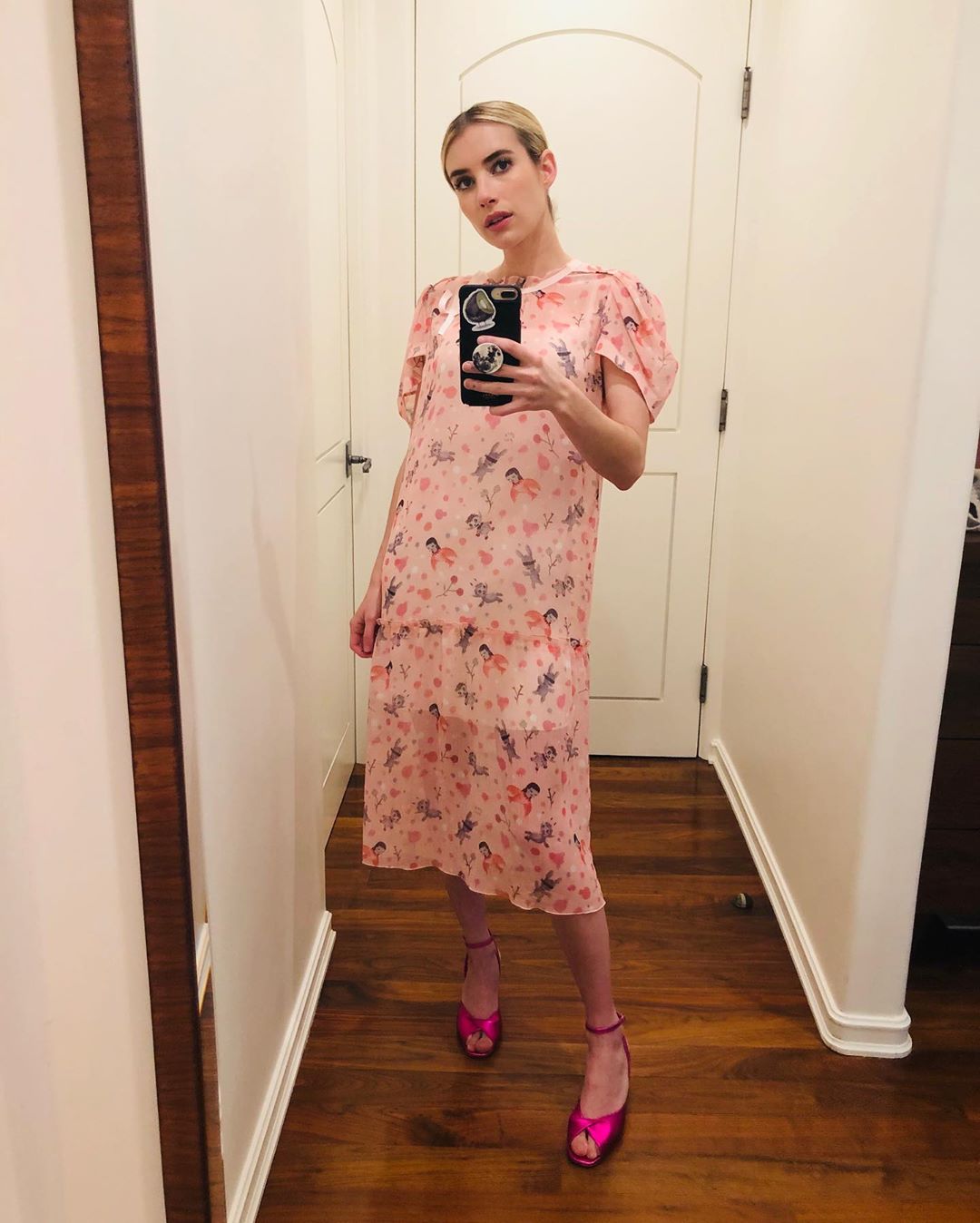 Photos n°6 : Emma Roberts Back with The Quarantine Fits!