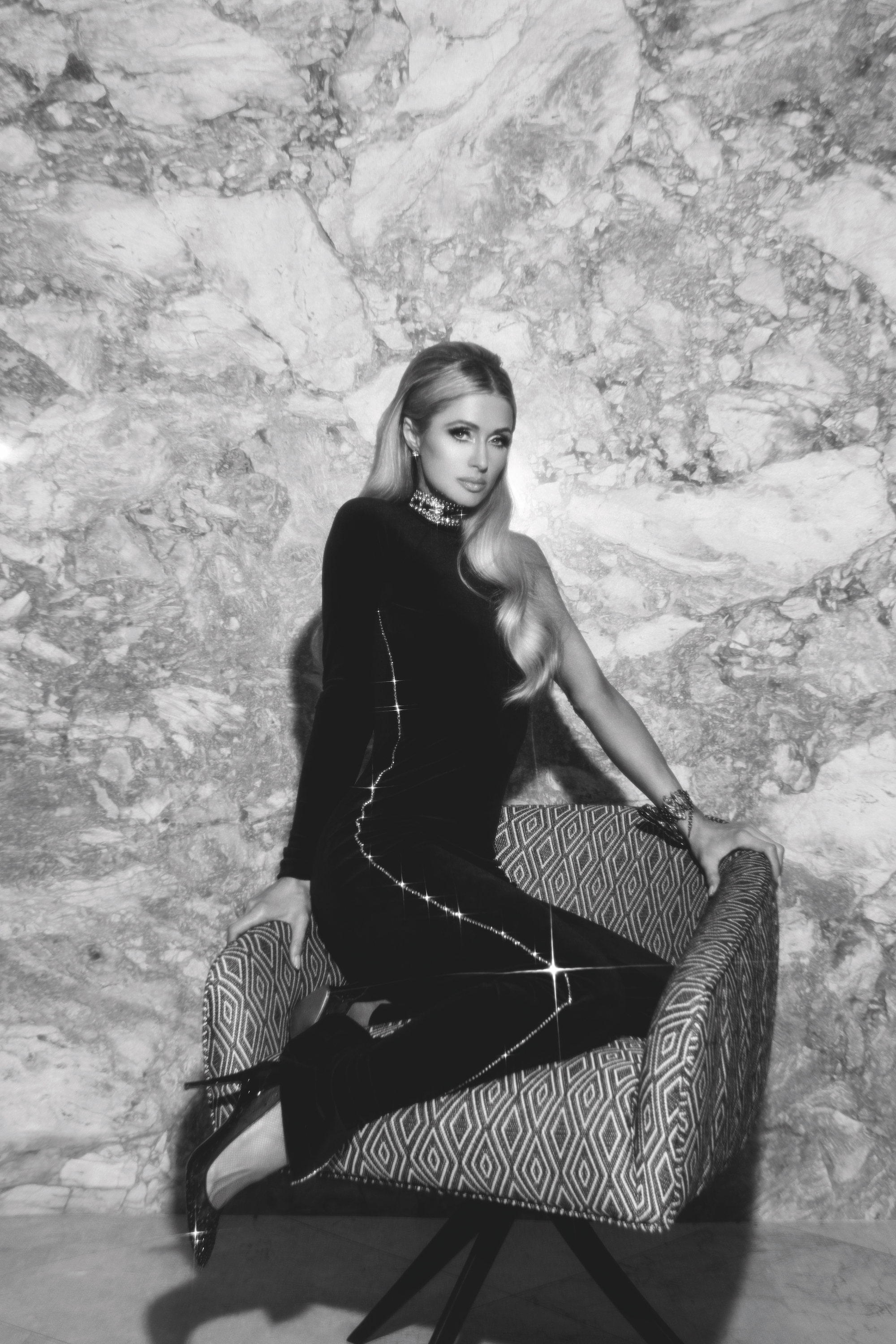 Photo n°6 : Paris Hilton suintant Sex Appeal dans New Shoot!