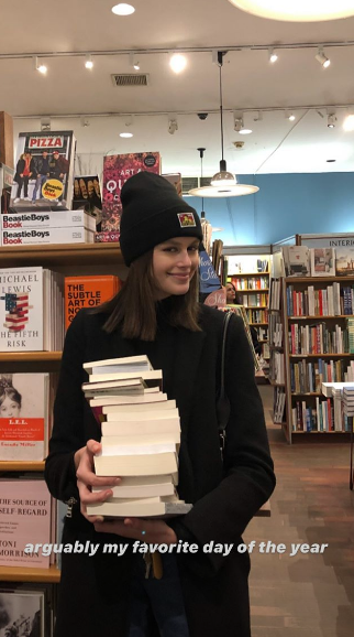 Kaia Gerber’s Book Club Continues! - Photo 1