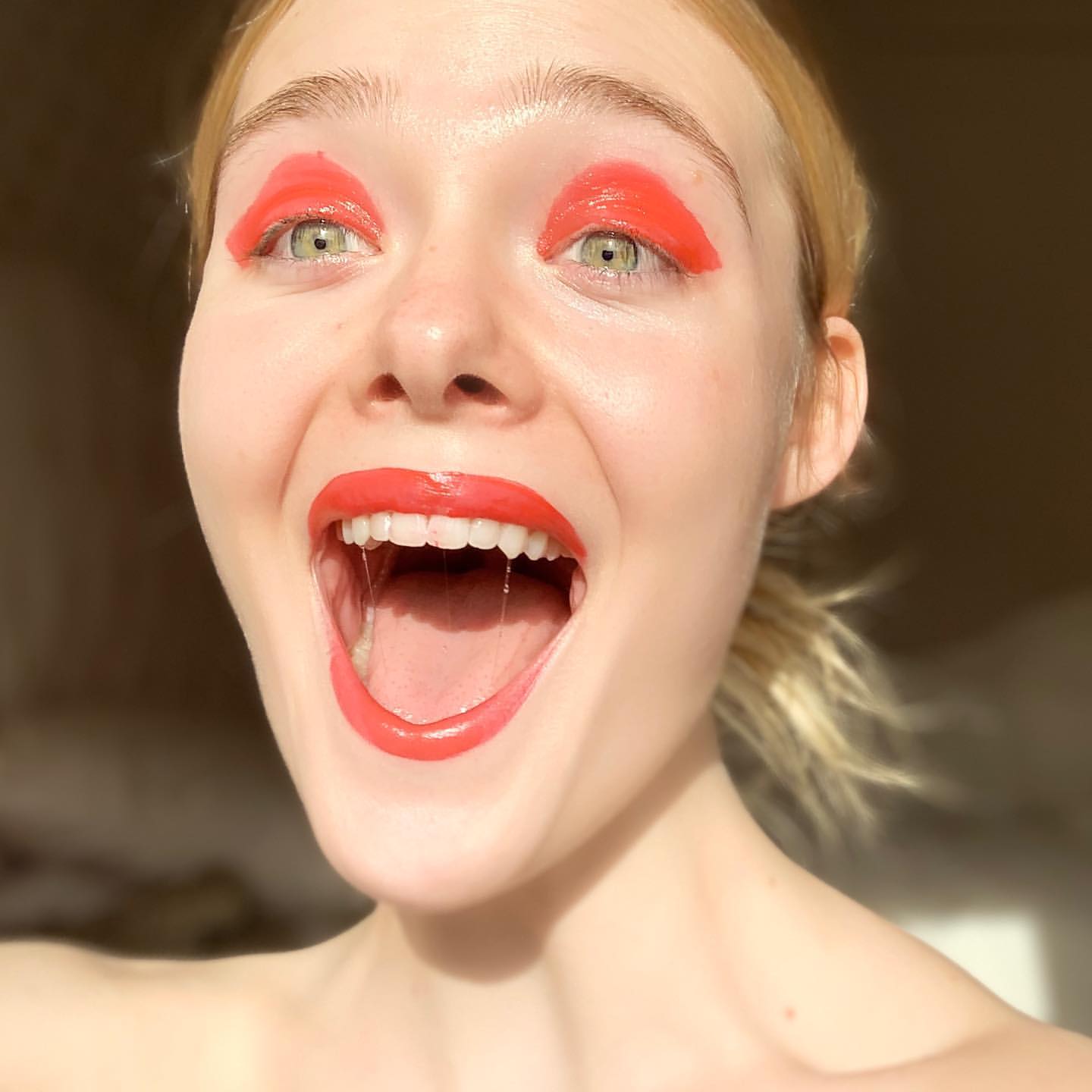 Making Faces with Elle Fanning!