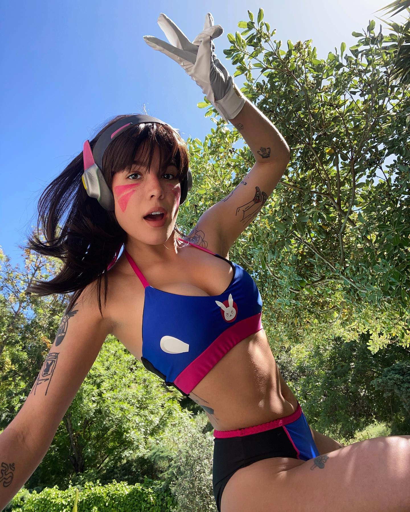 Halsey is Back With More Cosplay! - Photo 3