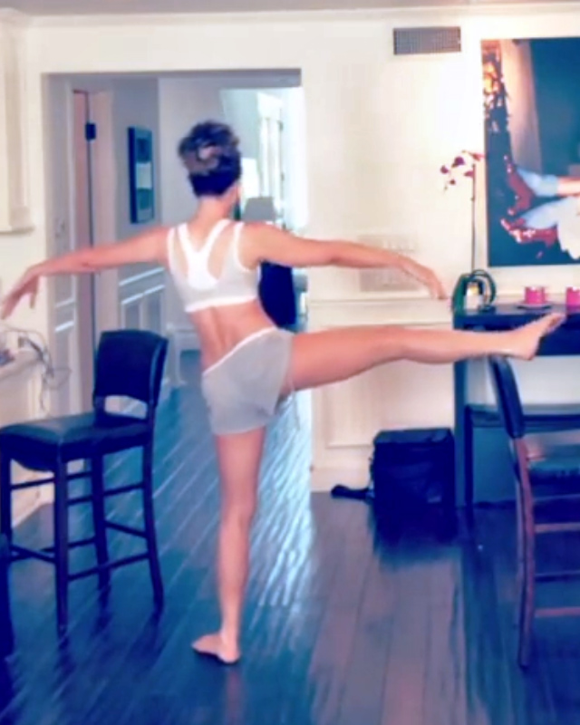 Kate Beckinsale Stretching in Shorts! - Photo 1