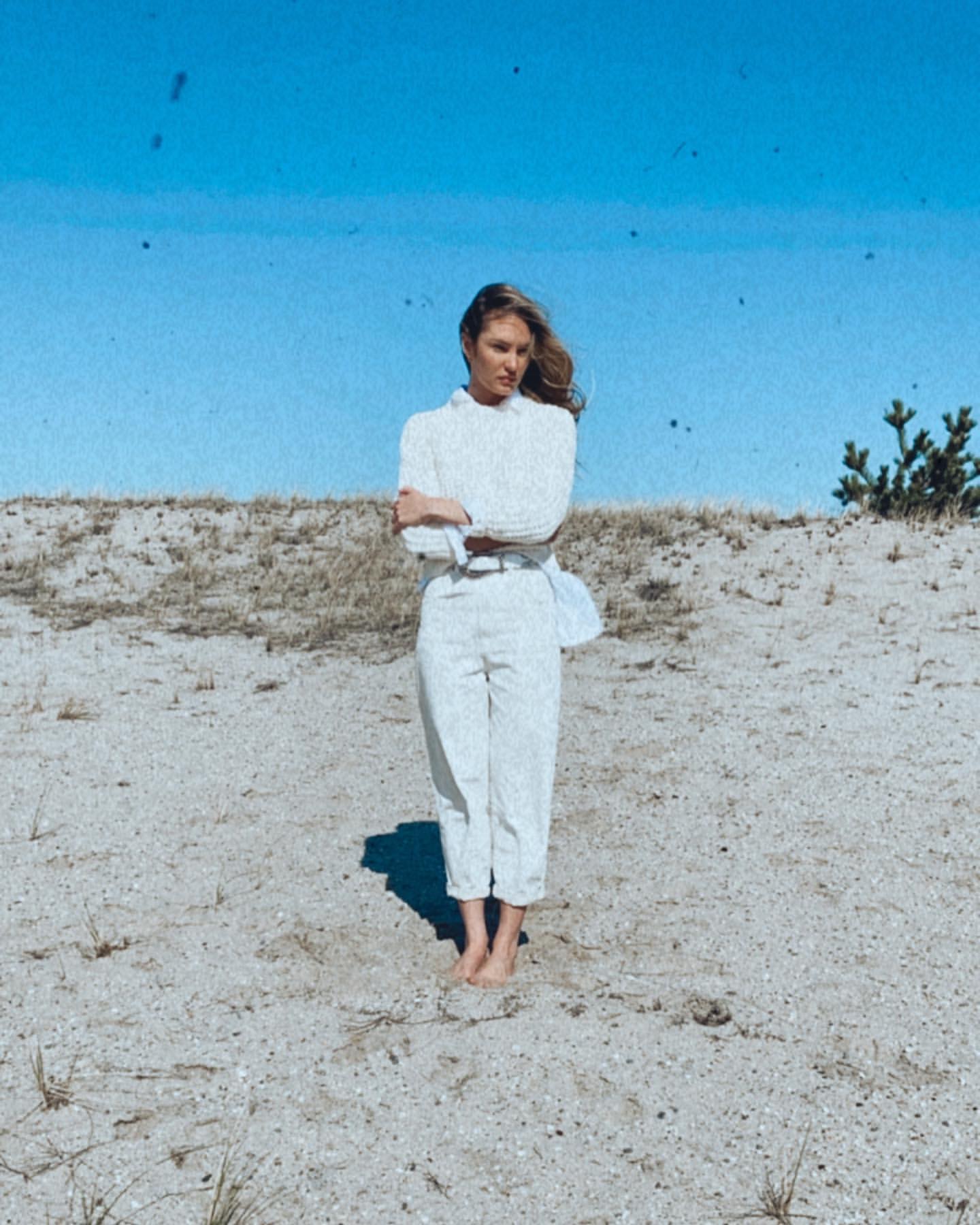 Photo n°20 : Candice Swanepoel sur la plage!