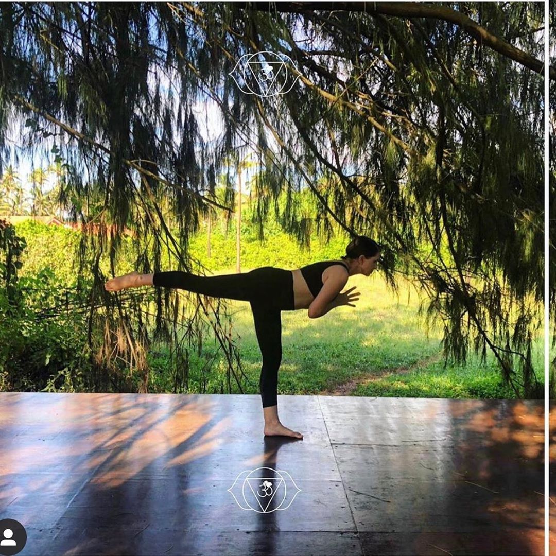 Fotos n°4 : Sadie Frost la nena de yoga!