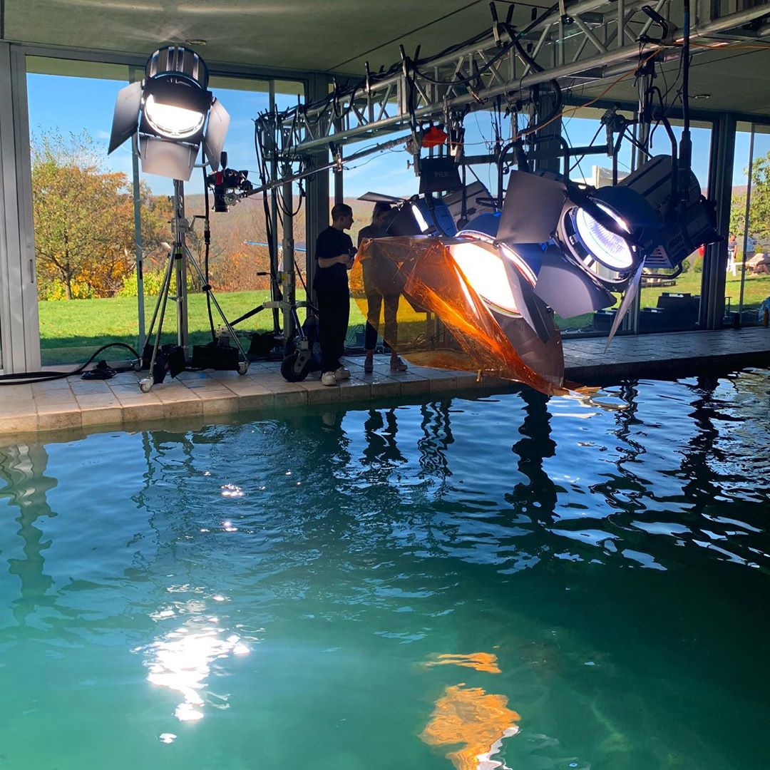 Bella Hadid Goes Underwater! - Photo 13