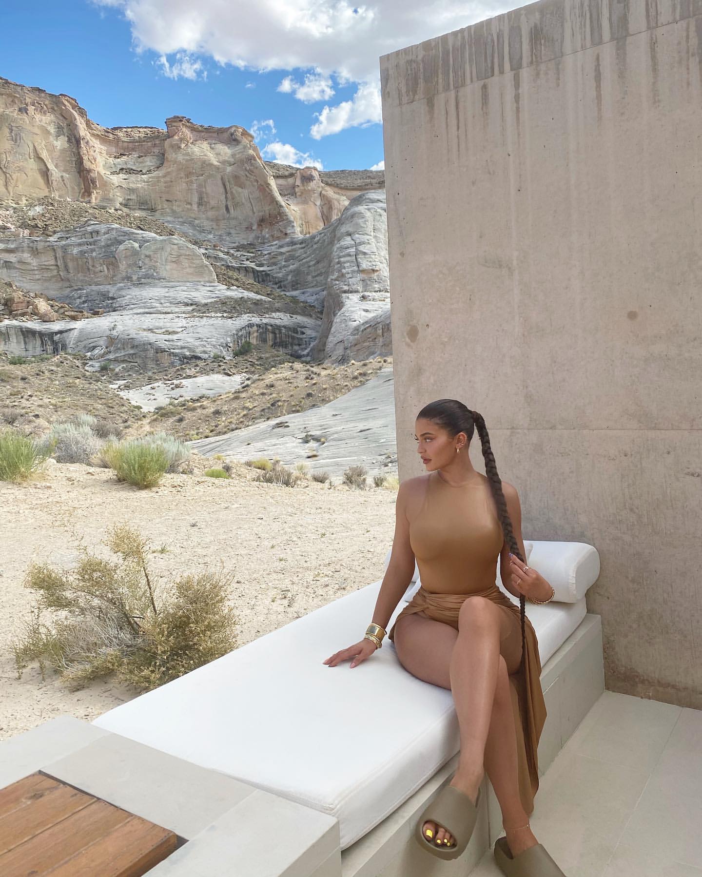 Photos n°6 : Kylie Jenner Desert Nude!
