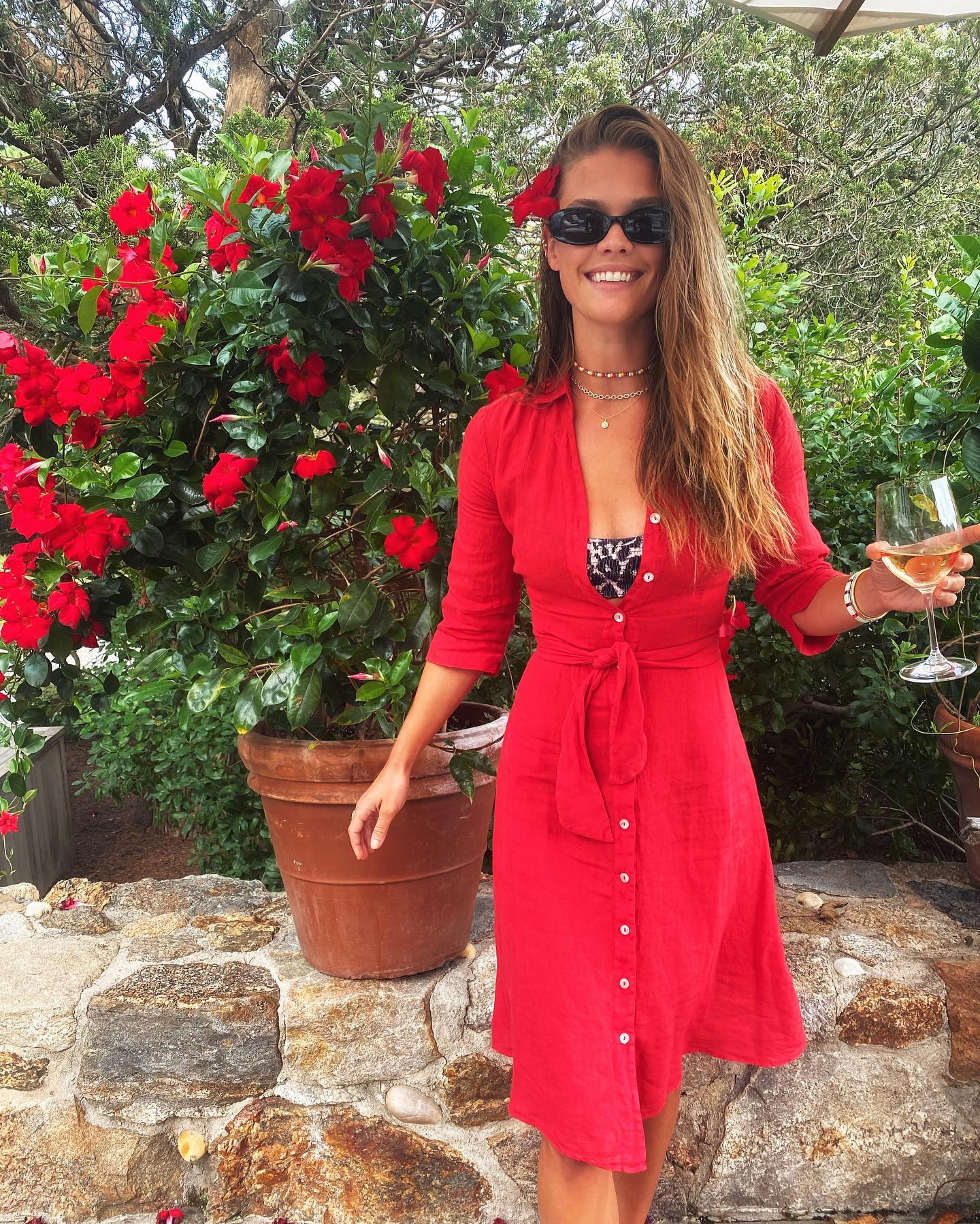 Photos n°1 : Nina Agdal is The Lady in Red!