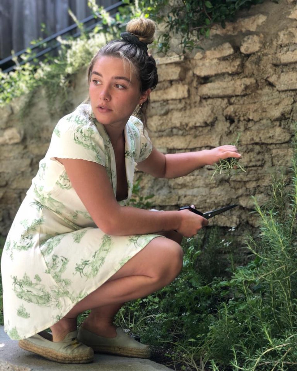 Photos n°2 : Florence Pugh Throwing Down in the Kitchen!