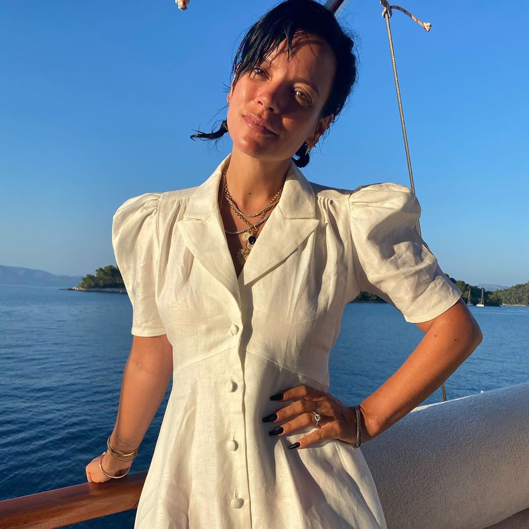 Lily Allen Has Fun on Vacation! - Photo 10