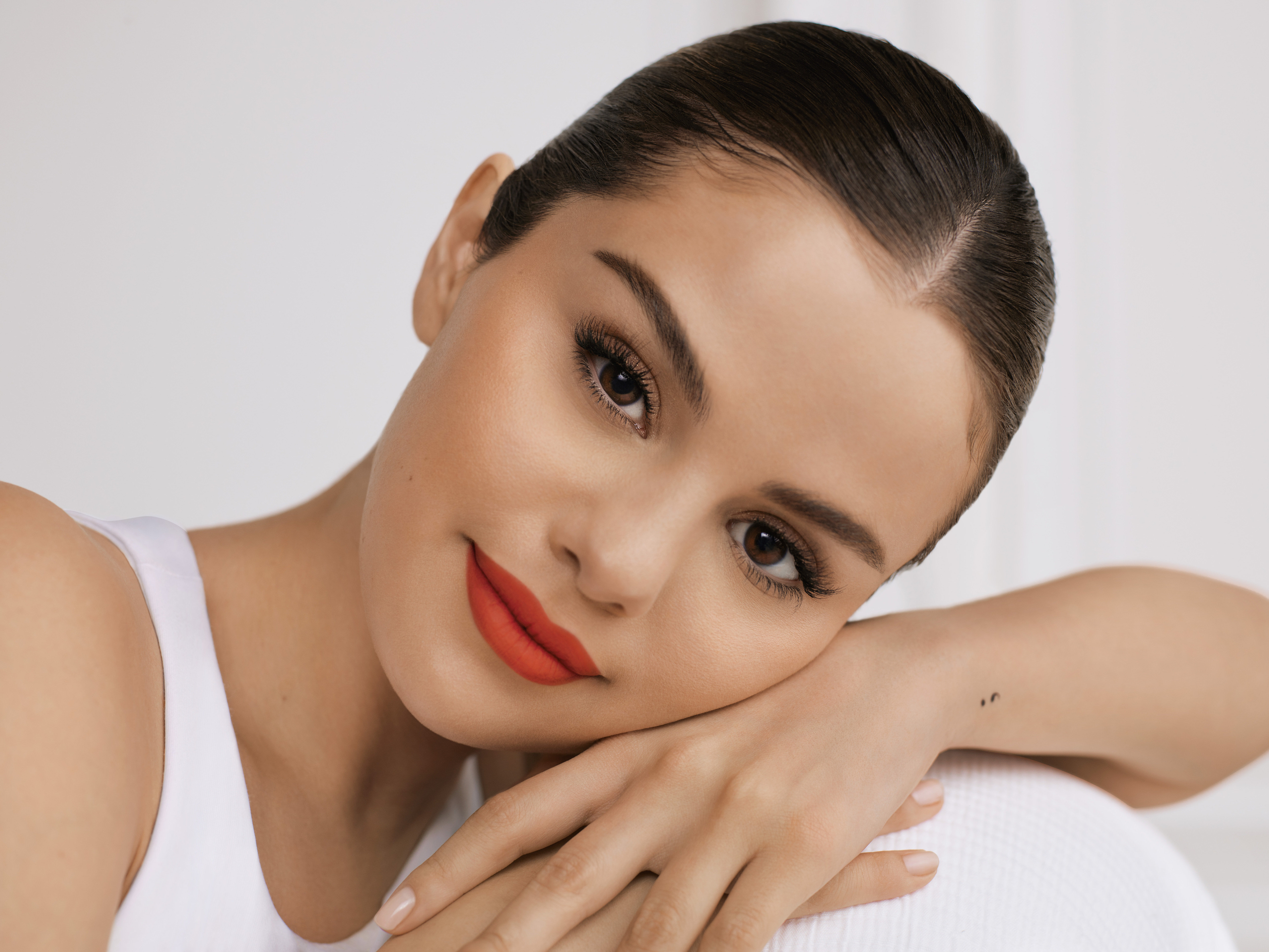 Fotos n°2 : Selena Gomez es un Gur de Maquillaje!