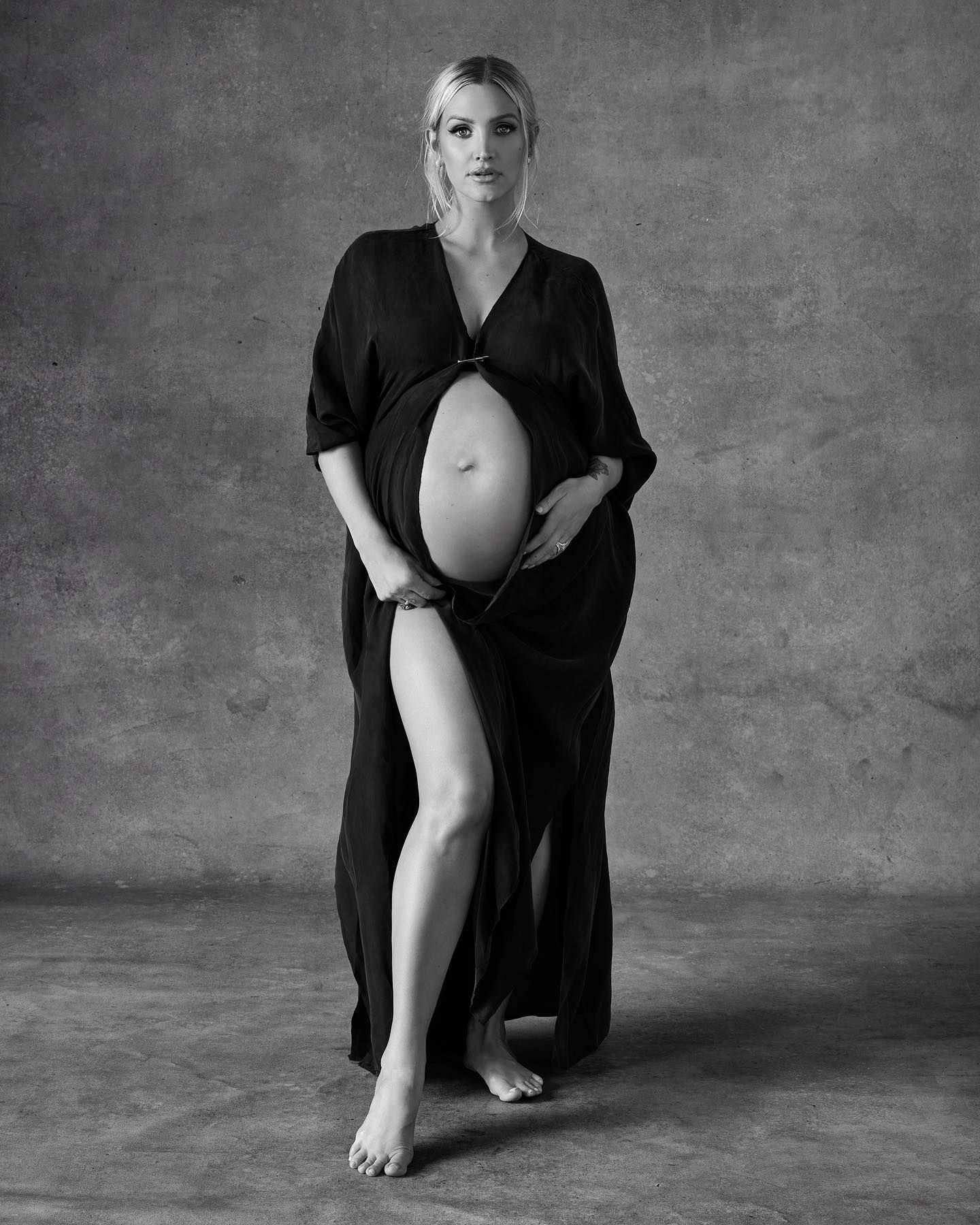 Ashlee Simpson Ross Maternity Photoshoot! - Photo 4