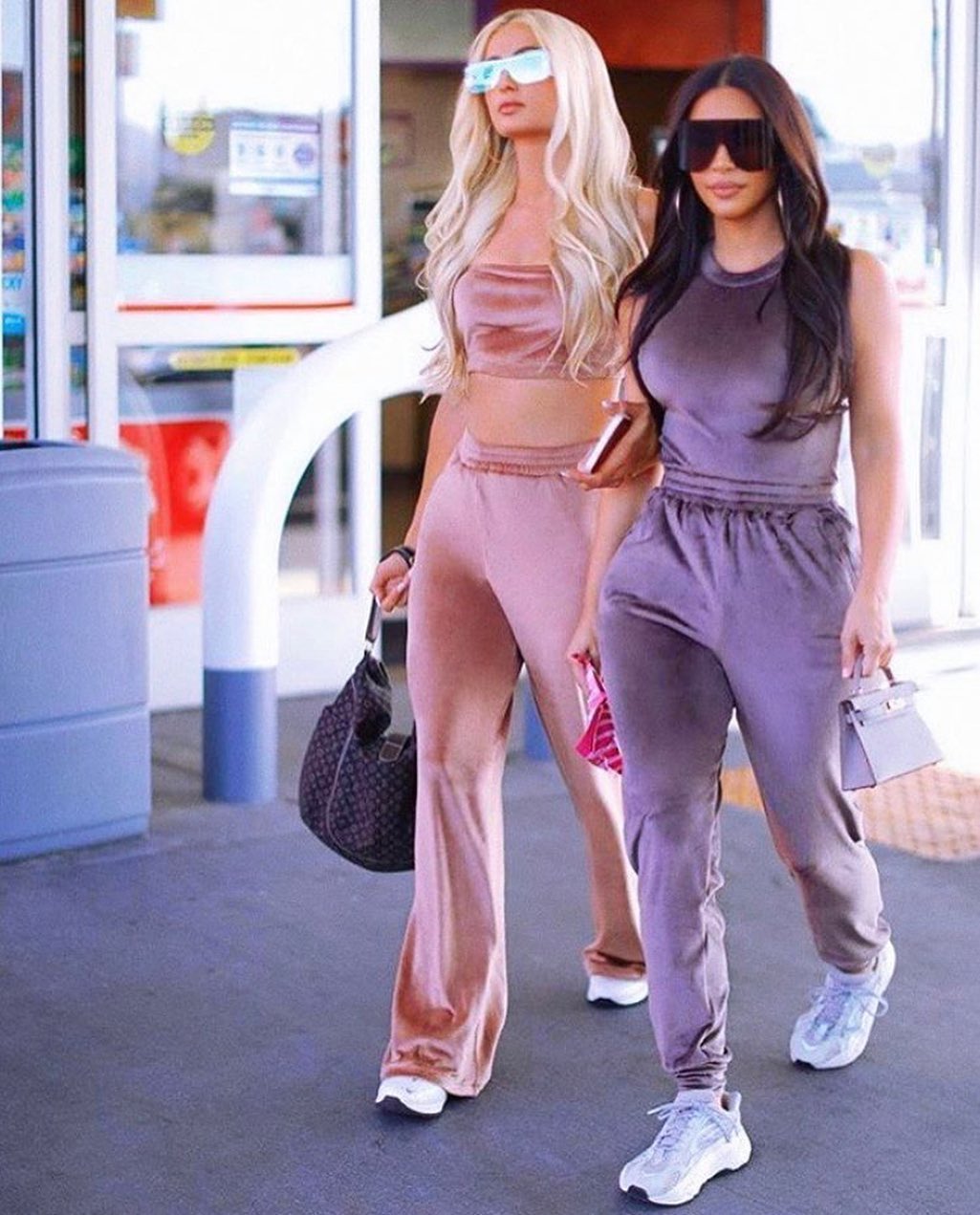 Fotos n°3 : Paris Hilton y Kim Kardashian Reliving the Glory Days!