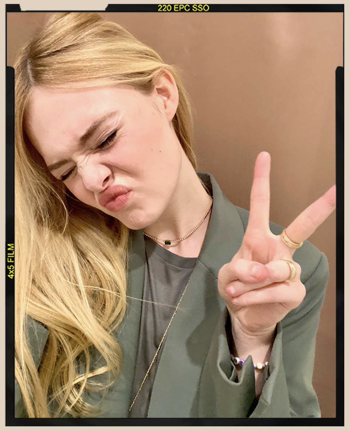 Photos n°1 : Zoom Date with Elle Fanning!