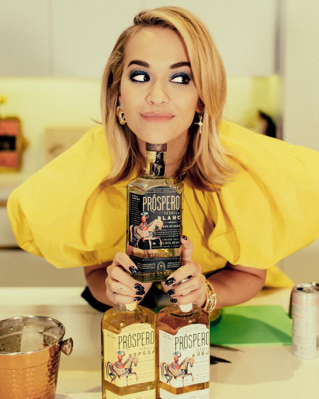 Photos n°1 : Rita Ora Wants To Get You Drunk!