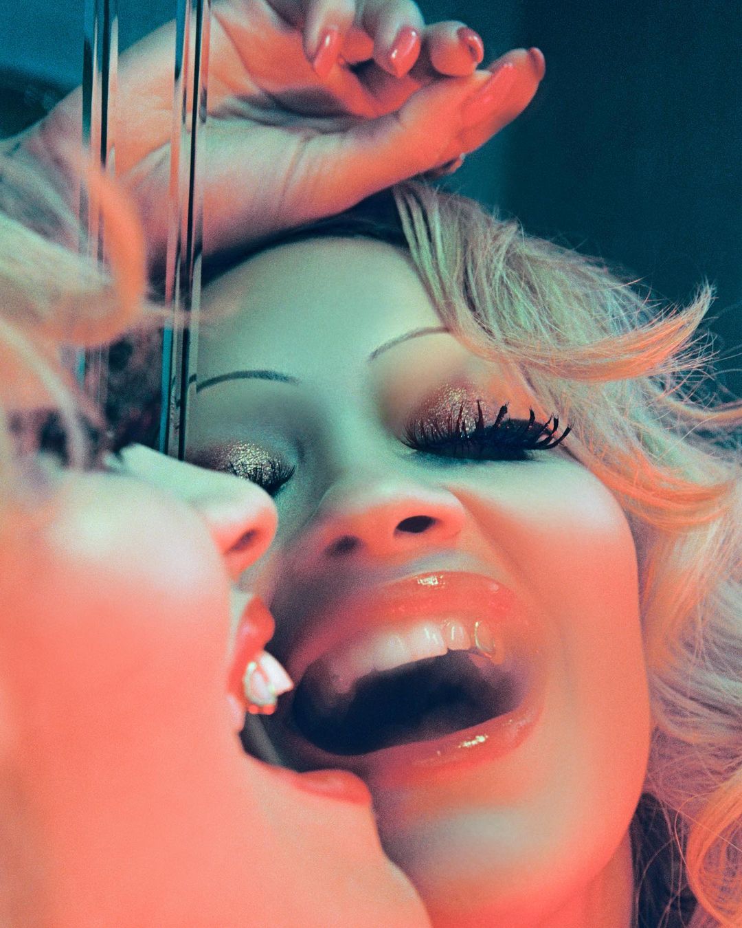 Photo n°10 : Rita Ora veut te soler !