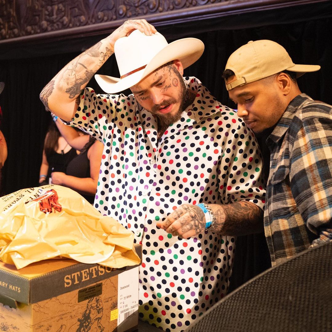 Photo n°5 : Post Malone commence une beer pong league!