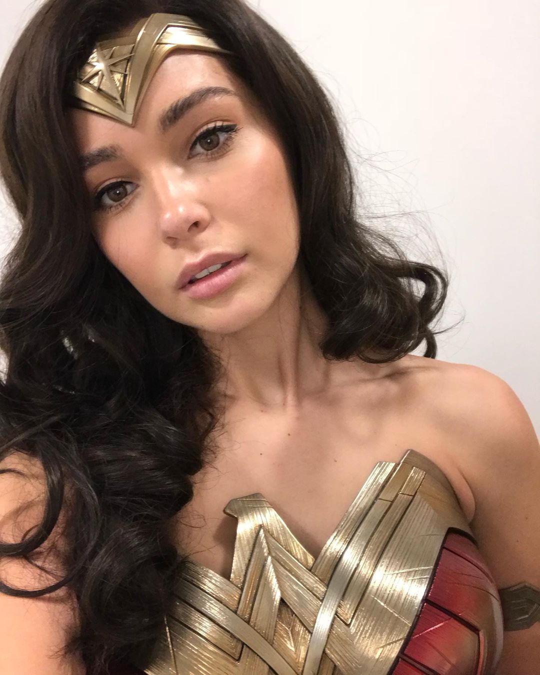 Photos n°2 : Who’d You Rather Gal Gadot or Body Double Caitlin Burles?