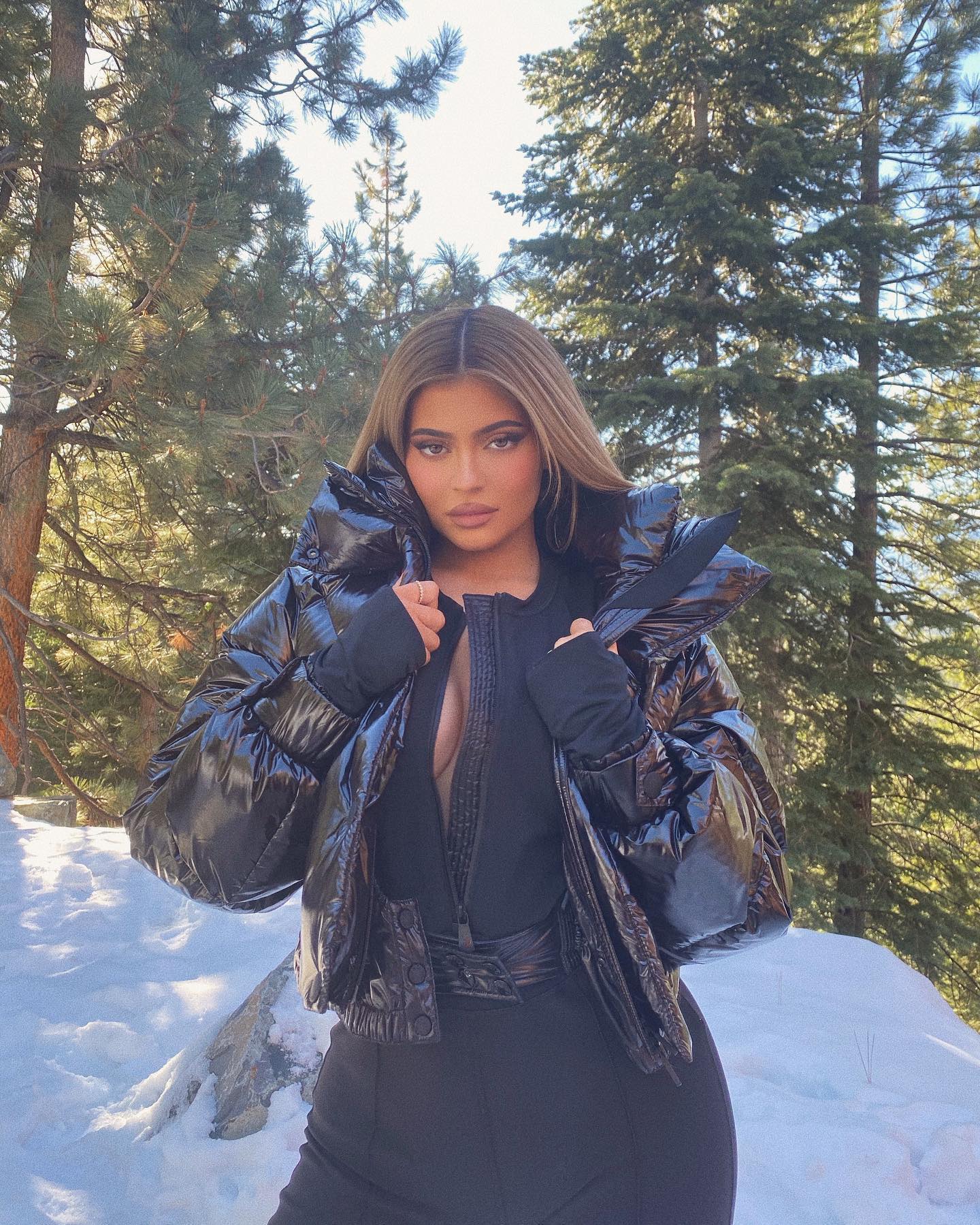 Kylie Jenner le lapin des neiges! - Photo 1