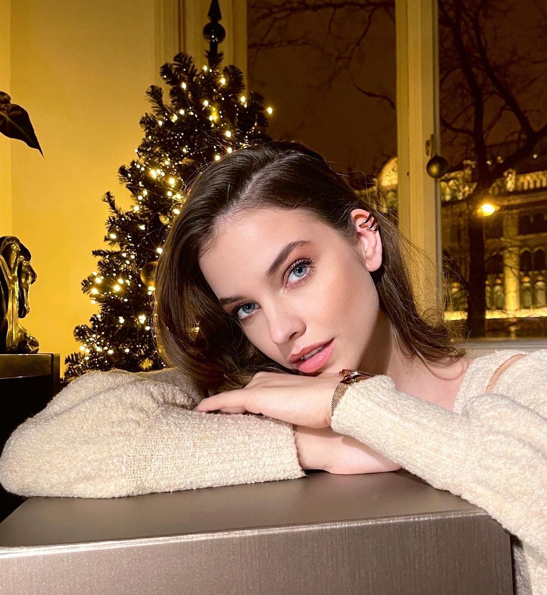 Photos n°73 : Barbara Palvin is Ready for Date Night!