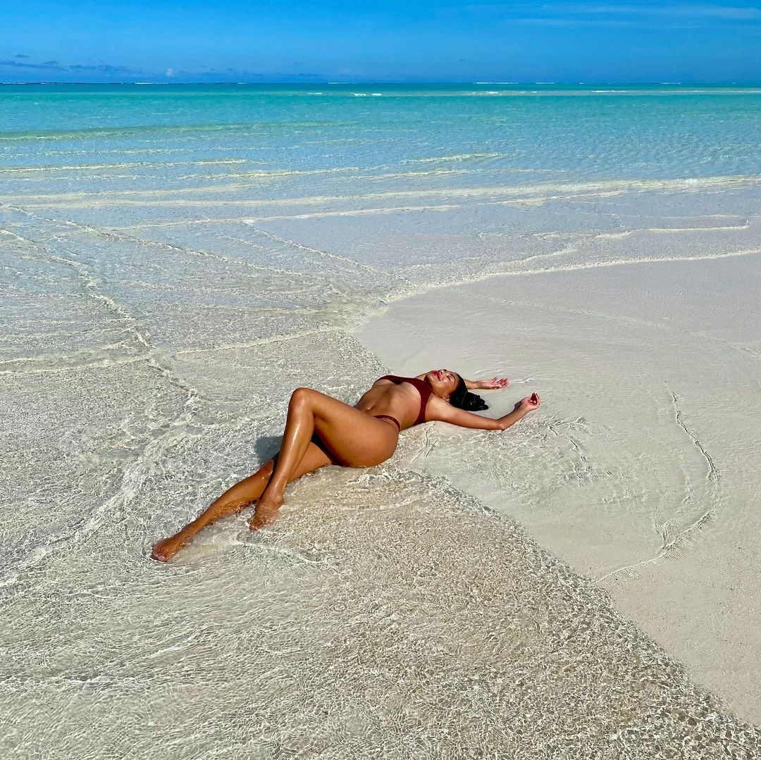 Journal de plage de Nicole Scherzinger! - Photo 11