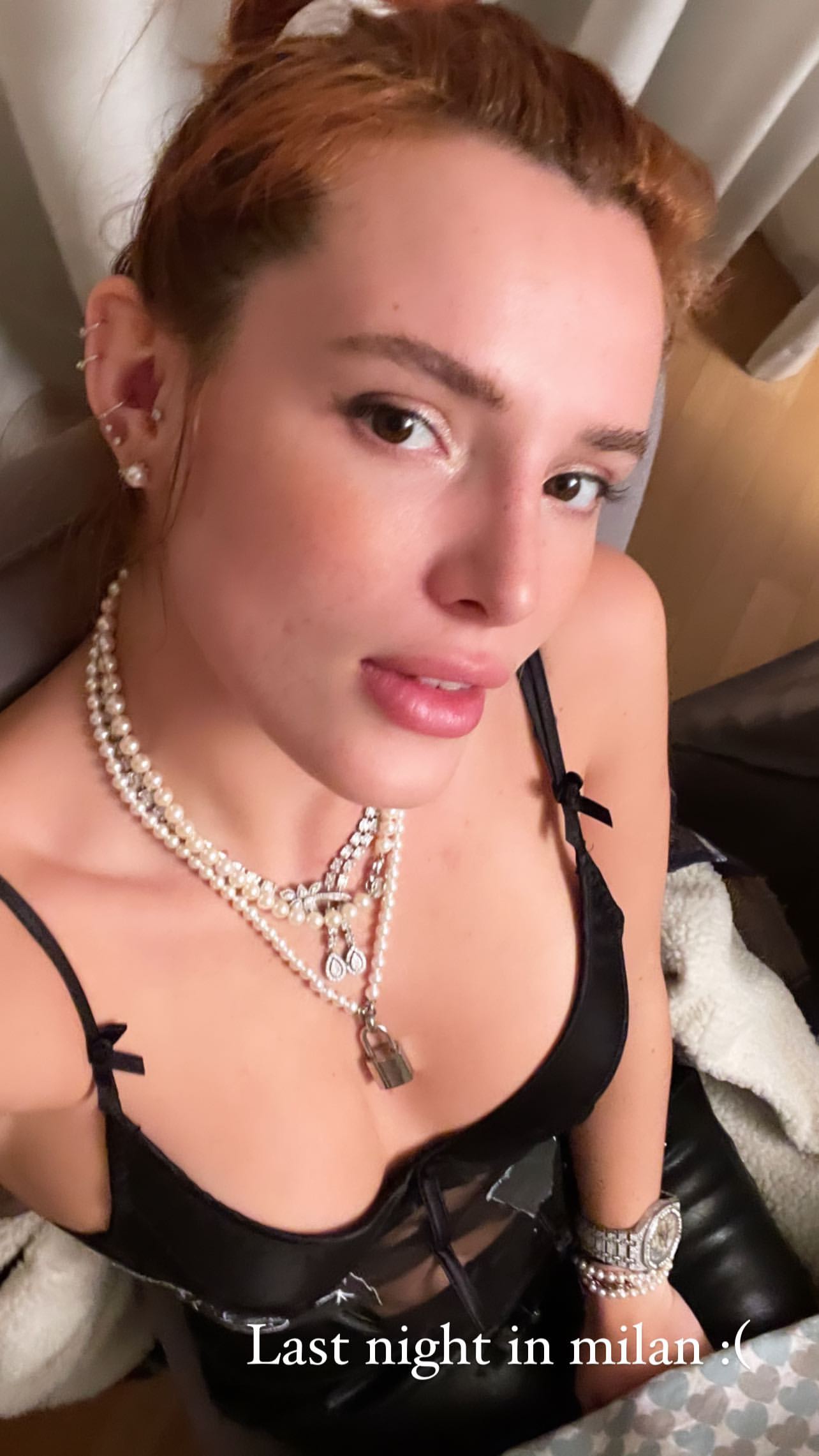 Photos n°5 : Bella Thorne Gets Spoiled for Valentine’s Day!