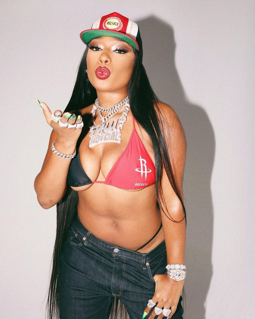 Photos n°7 : Megan Thee Stallion Working on That 4 Pack!