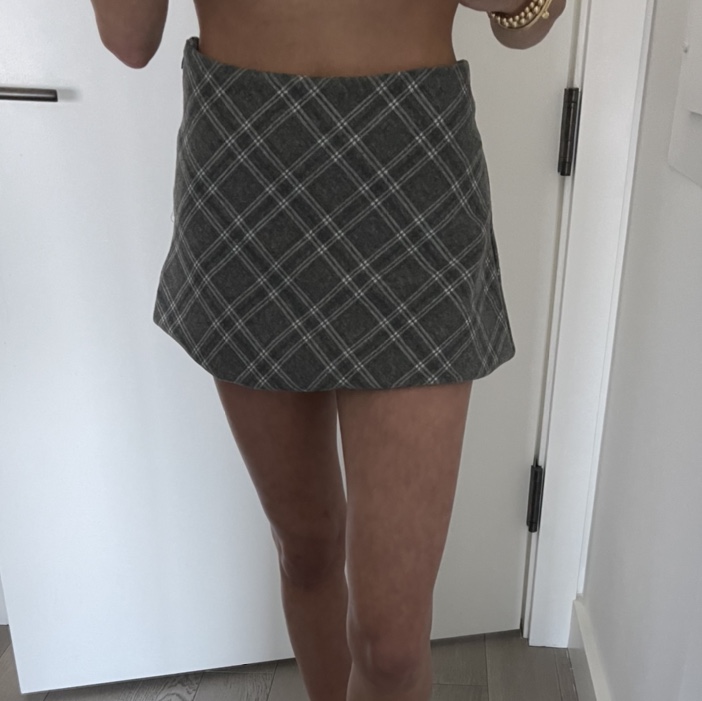 Olivia Jade Wants You to Buy Her Used Clothing! - Photo 9