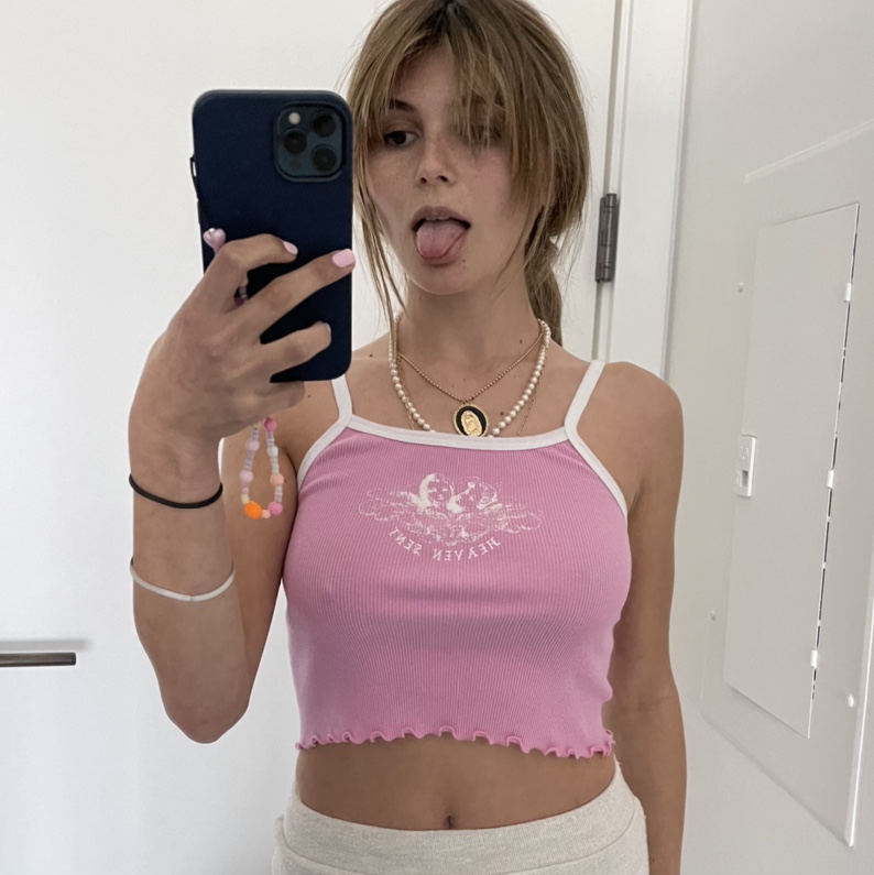 Olivia Jade Wants You to Buy Her Used Clothing! - Photo 2