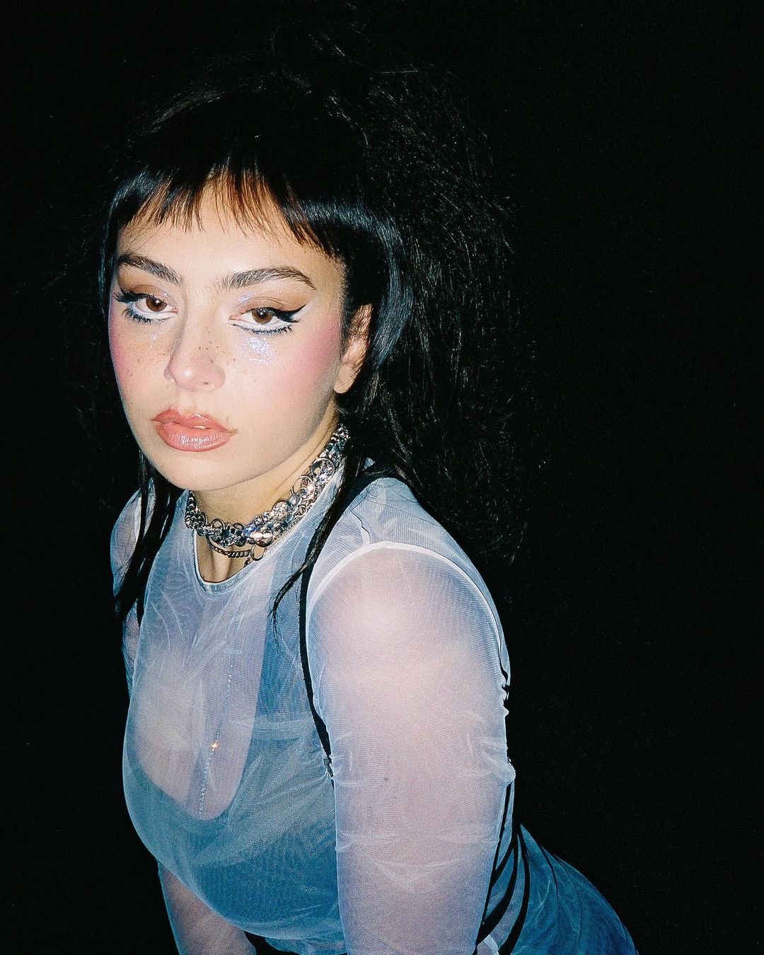 Photos n°62 : Charli XCX Looks Hot In It!