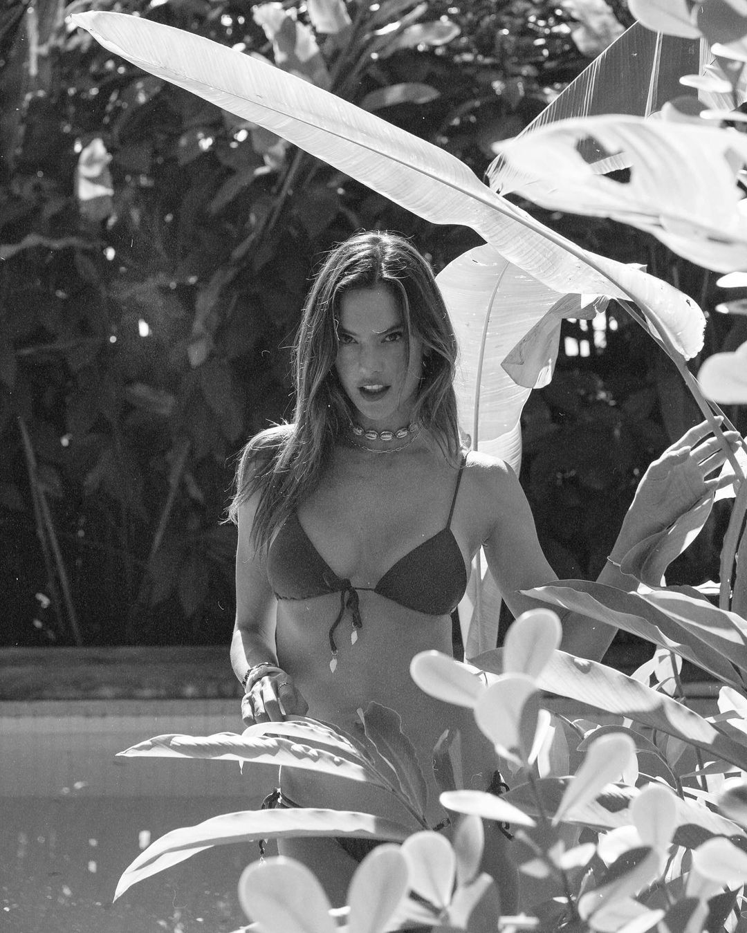Photos n°30 : Alessandra Ambrosio Gets Sculpted!