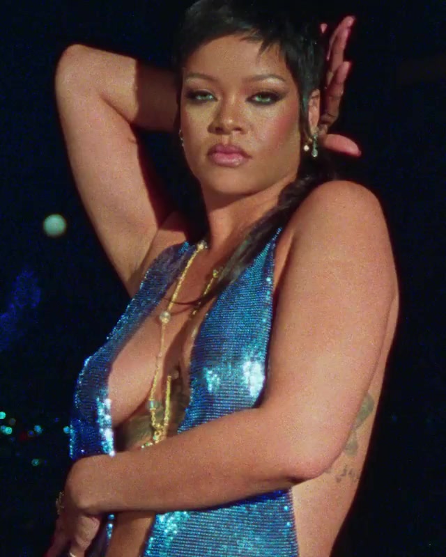Photo n°39 : Rihanna vole la vedette !