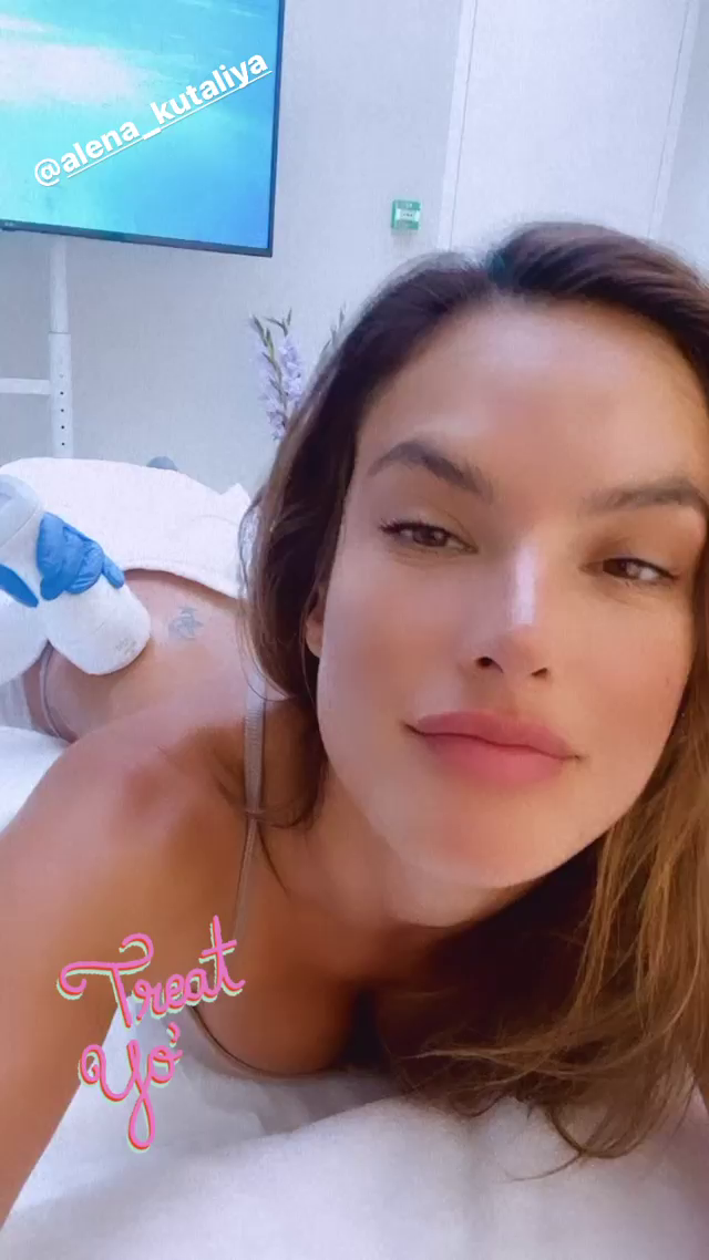 Photos n°2 : Alessandra Ambrosio Gets Sculpted!