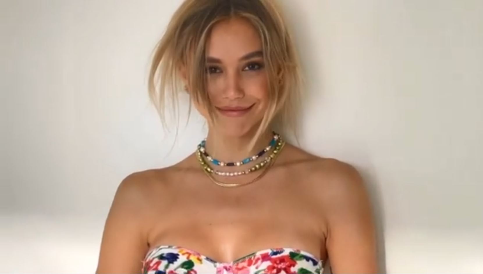 Alexis Ren’s Got You Covered for New Year’s Eve! - Photo 20