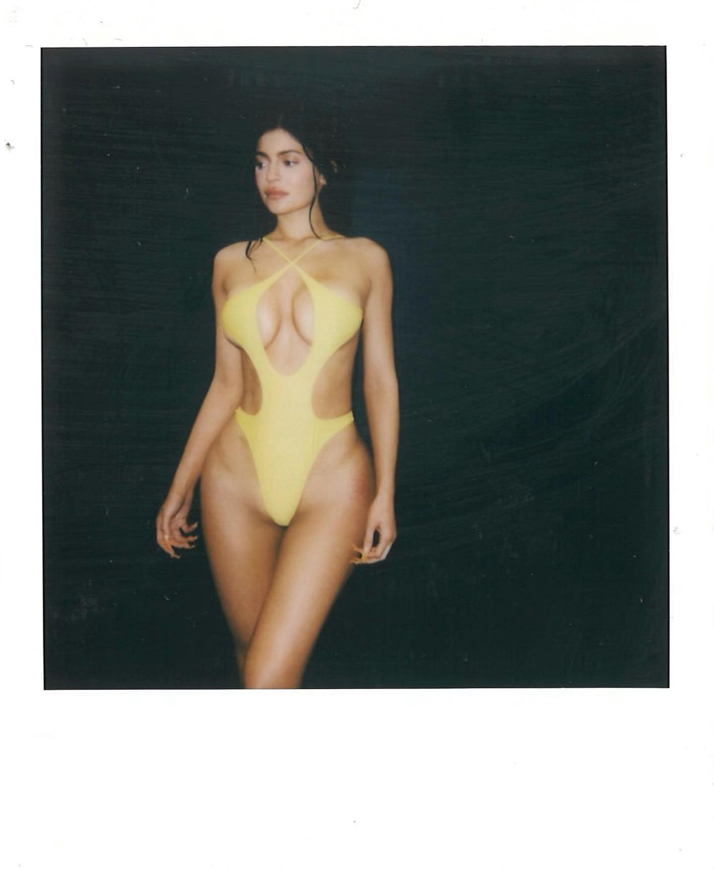 Photos n°93 : Kylie Jenner’s Thanksgiving Bikini Staycation!
