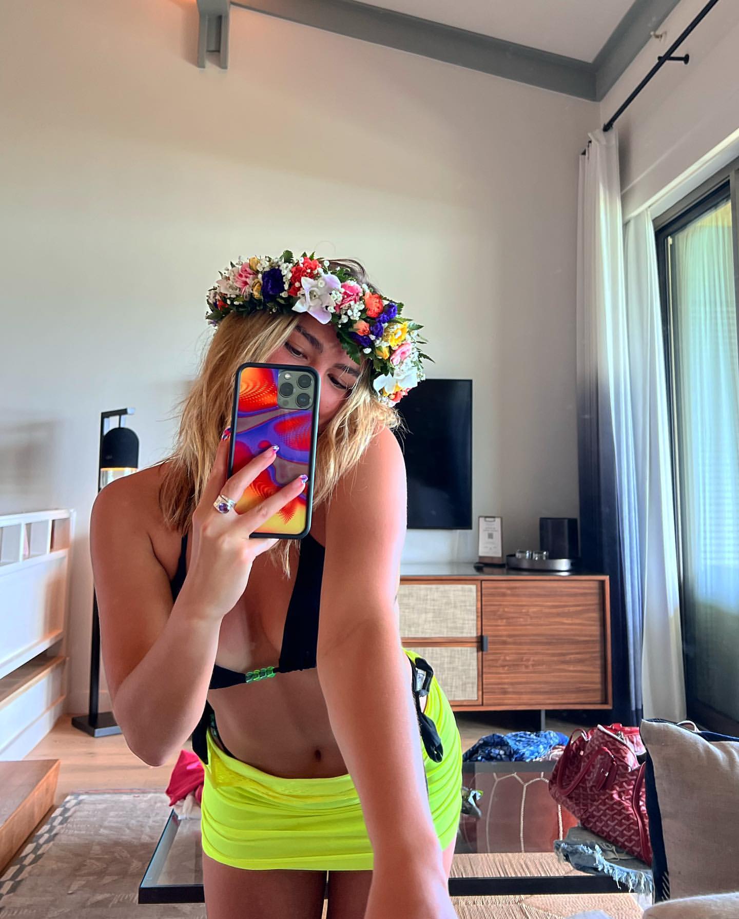 Addison Rae’s Mirror Selfies! - Photo 24
