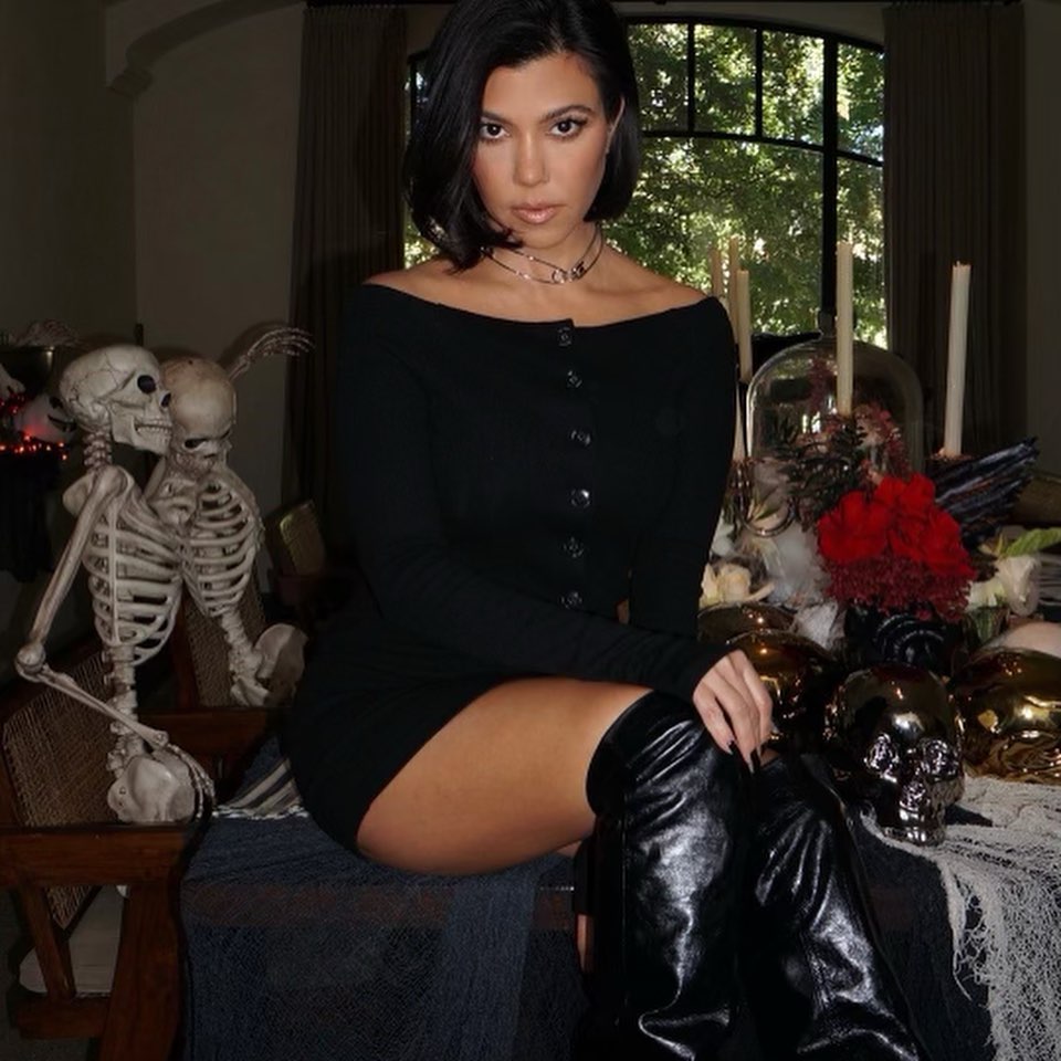 Kourtney Kardashian’s Spooky Selfies! - Photo 3