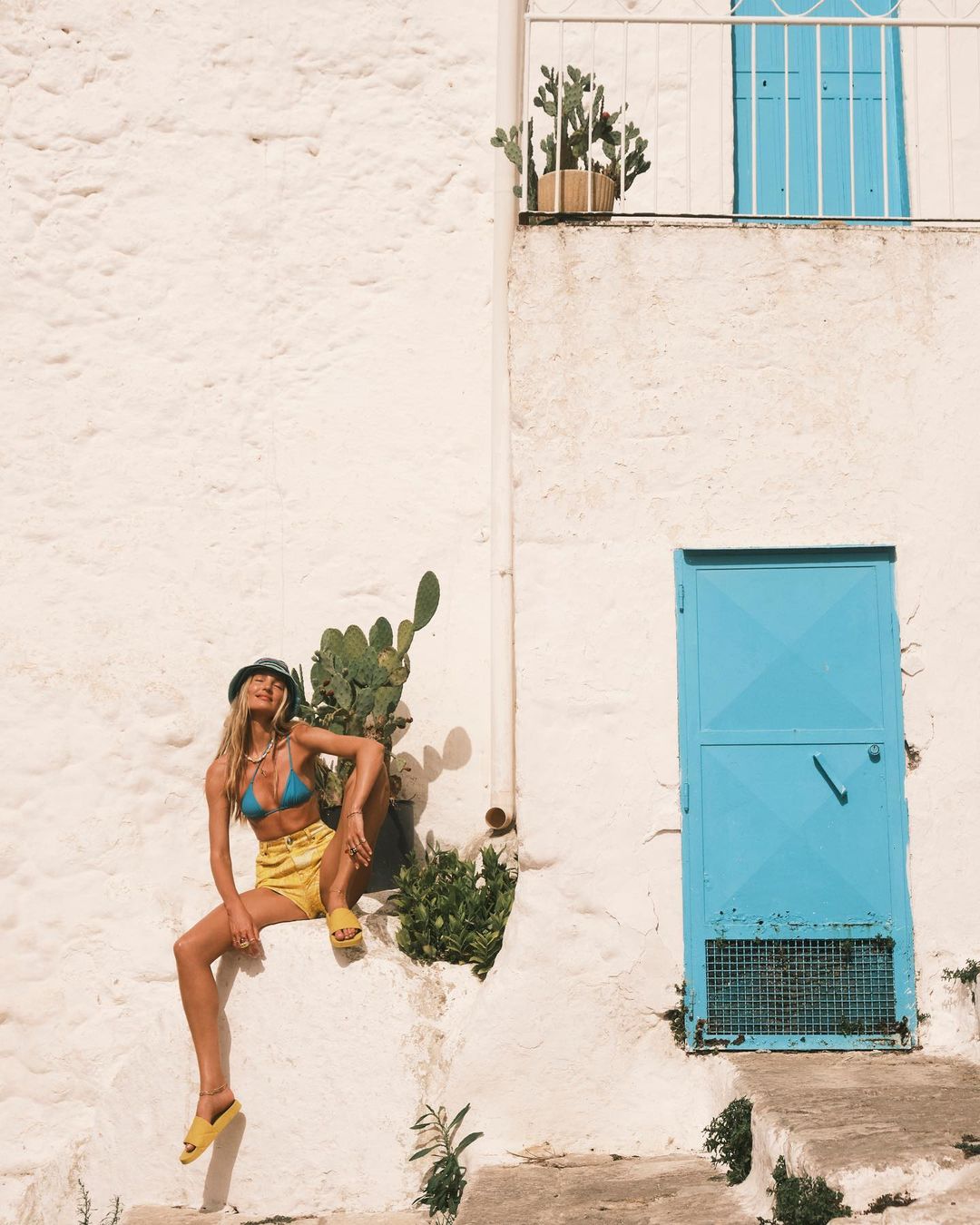 Candice Swanepoel fait équipe avec Alo Yoga! - Photo 25