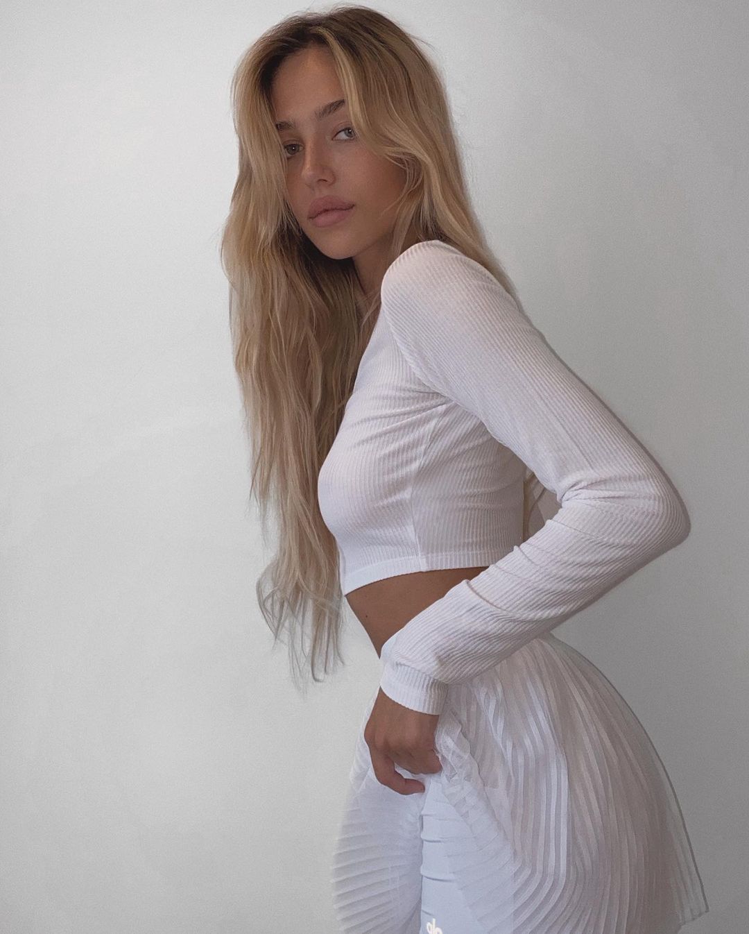 PHOTOS Delilah Belle Hamlin clbre son single Nothing Lasts Forever! - Photo 14