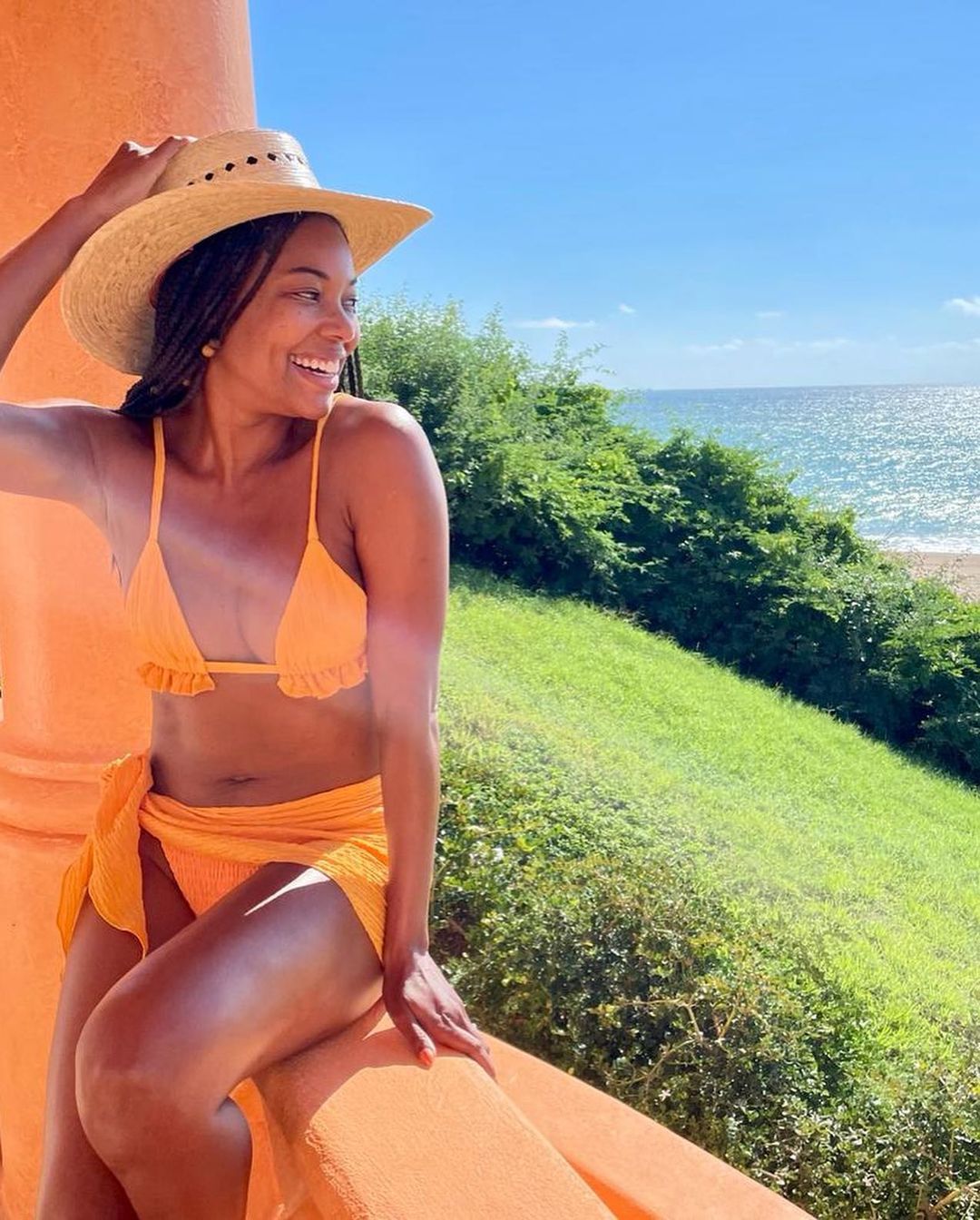 Gabrielle Union is On Island Time! - Photo 10