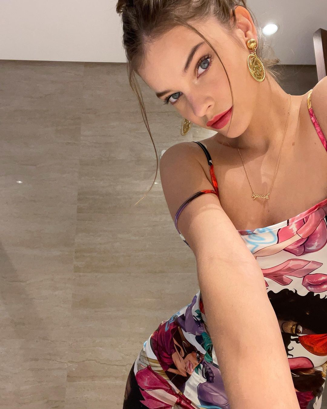 Photos n°1 : Barbara Palvin is Ready for Date Night!