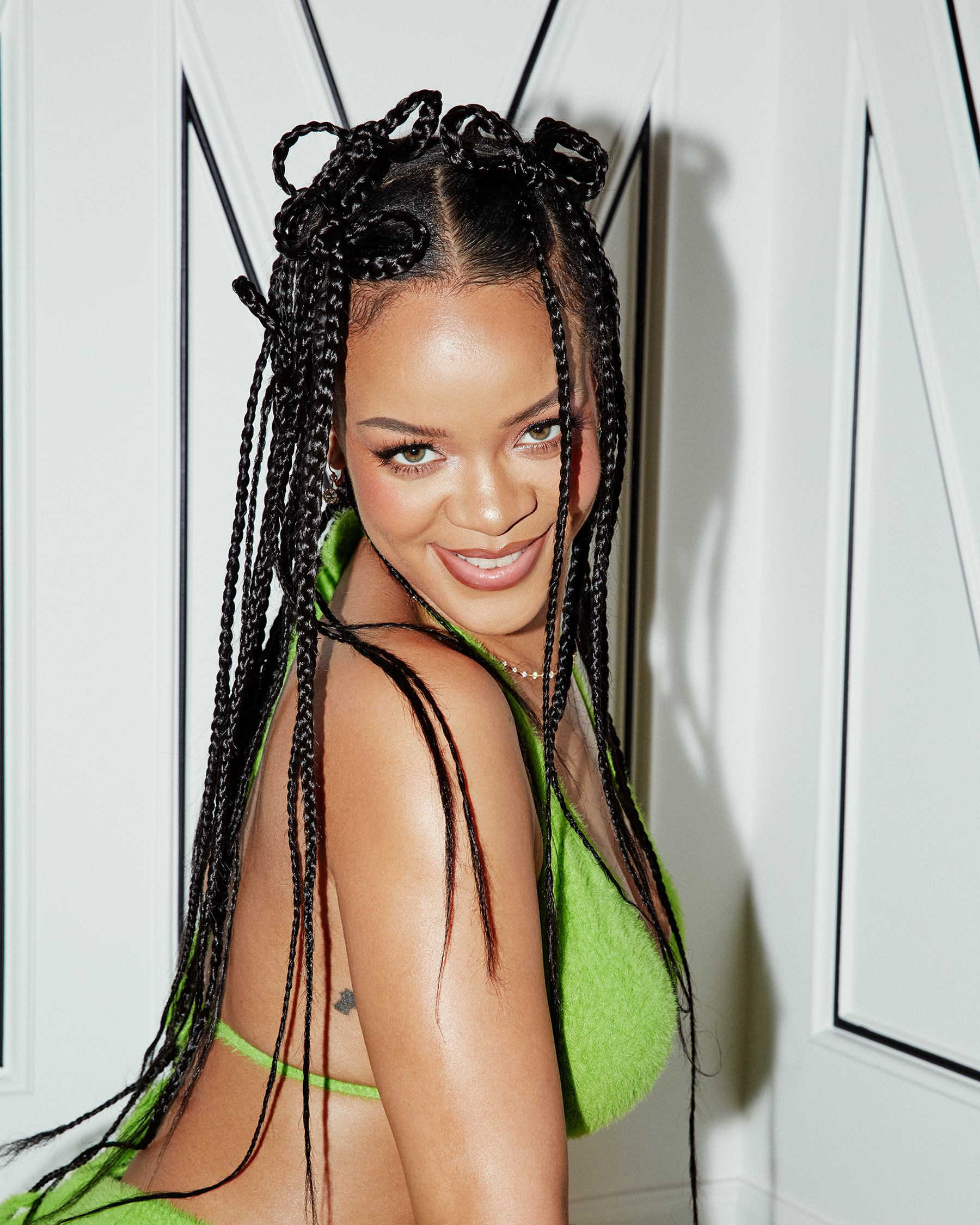 Rihanna Promotes With Her Bump! - Photo 24