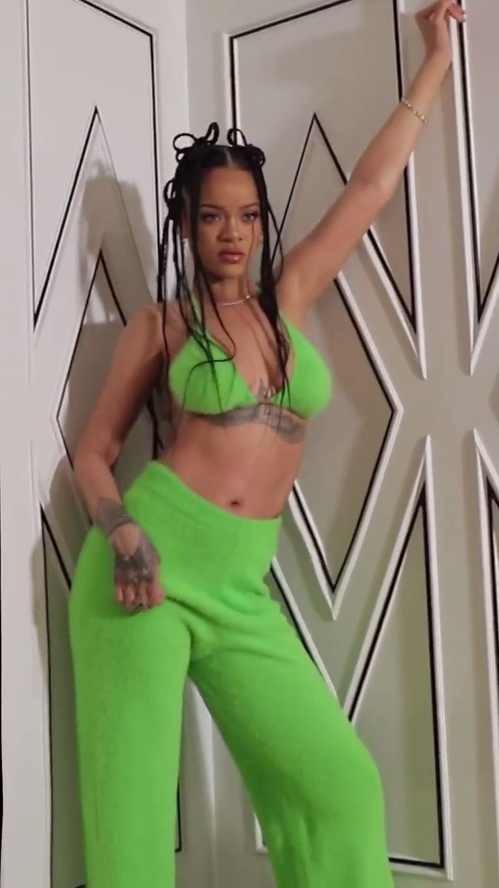 Rihanna Promotes With Her Bump! - Photo 21