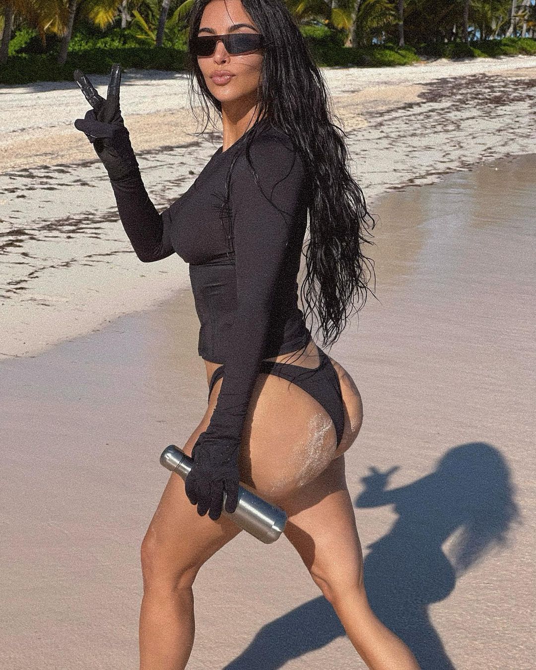 Kim Kardashian est une Sun Bum ! - Photo 15