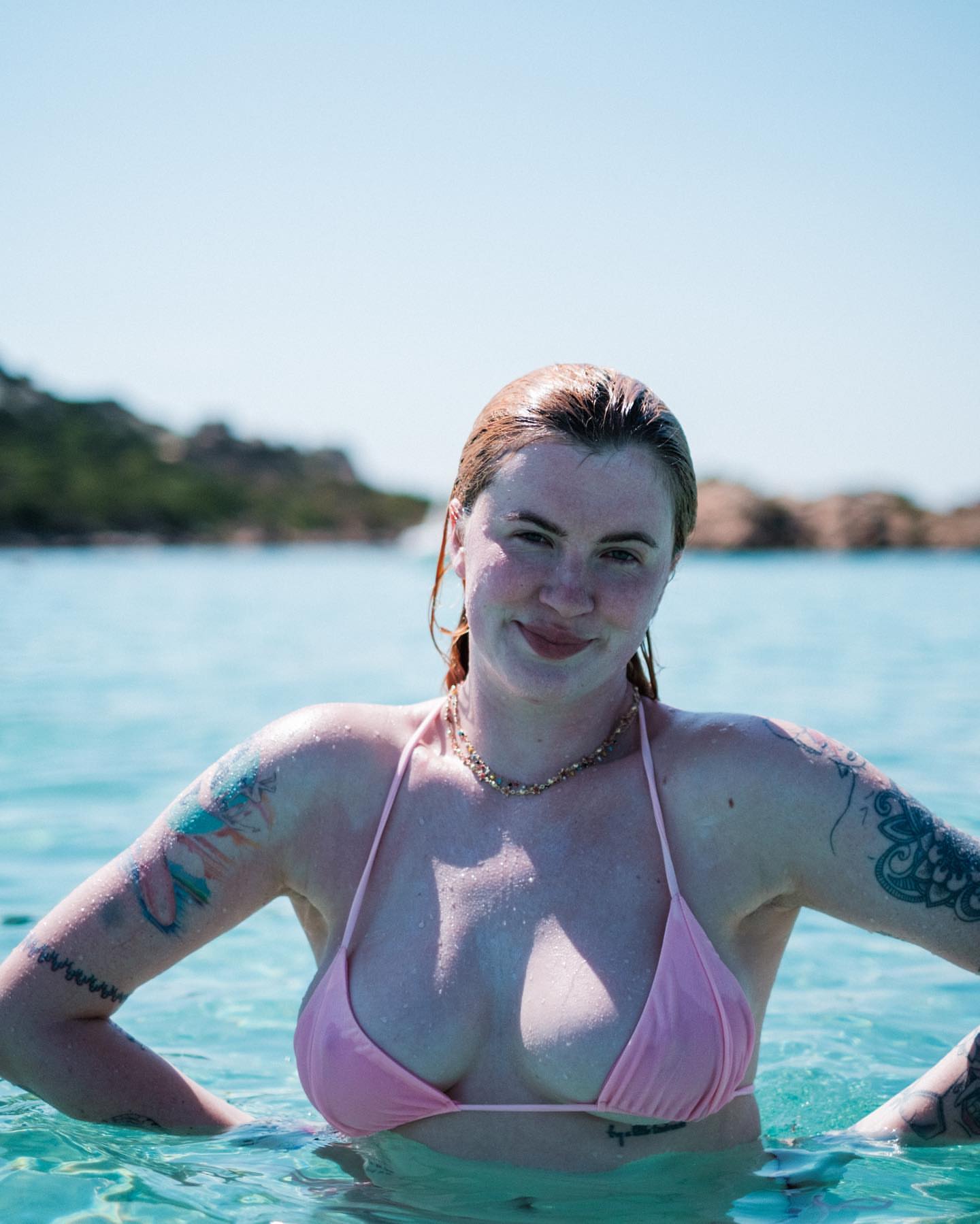 Ireland Baldwin Takes Her Bump for a Swim! - Photo 15