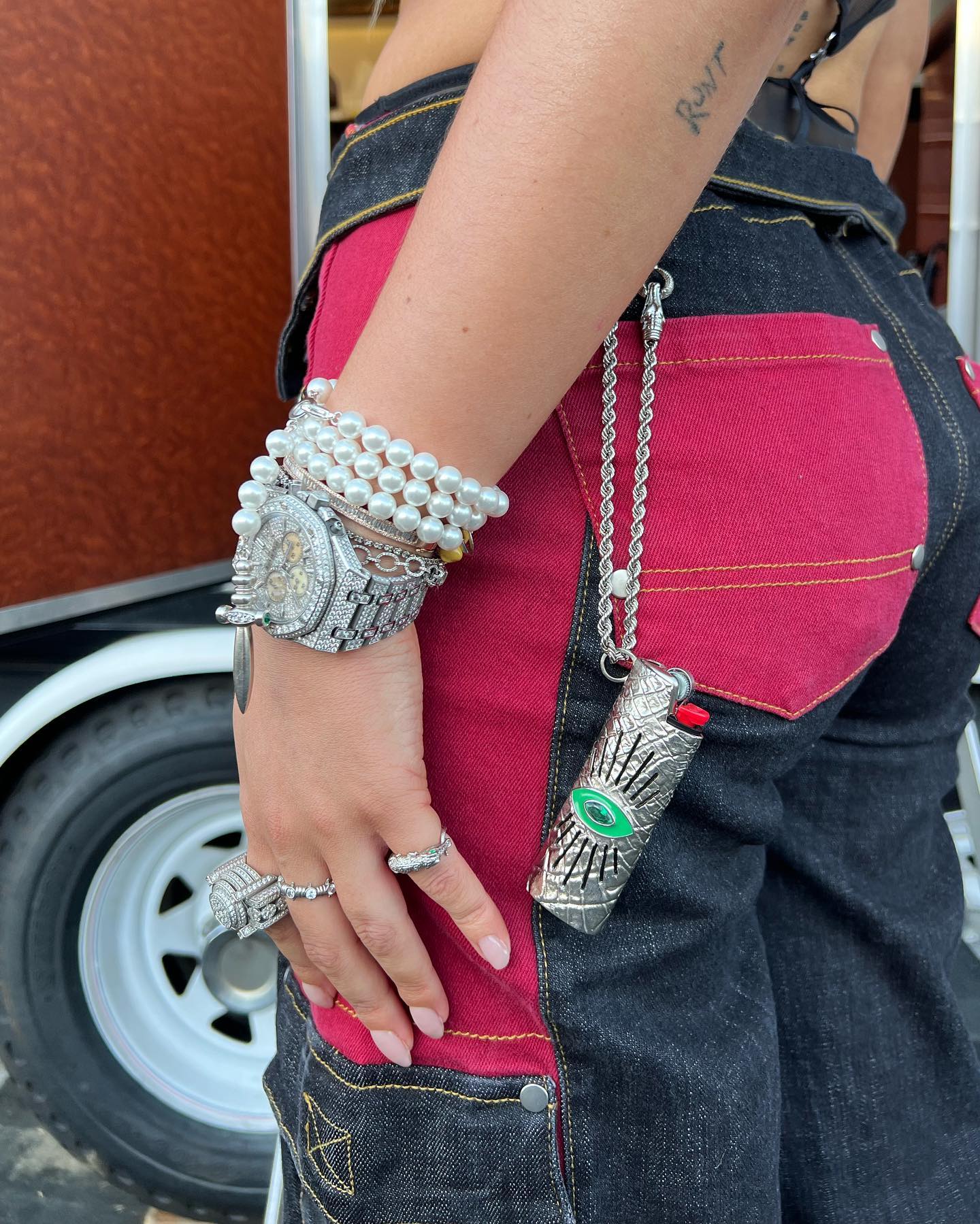 Bella Thorne?s Brings the Bling! - Photo 6