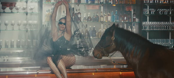 FOTOS Beyonc lanza un teaser para su prximo video musical 'I'M THAT GIRL'! - Photo 8